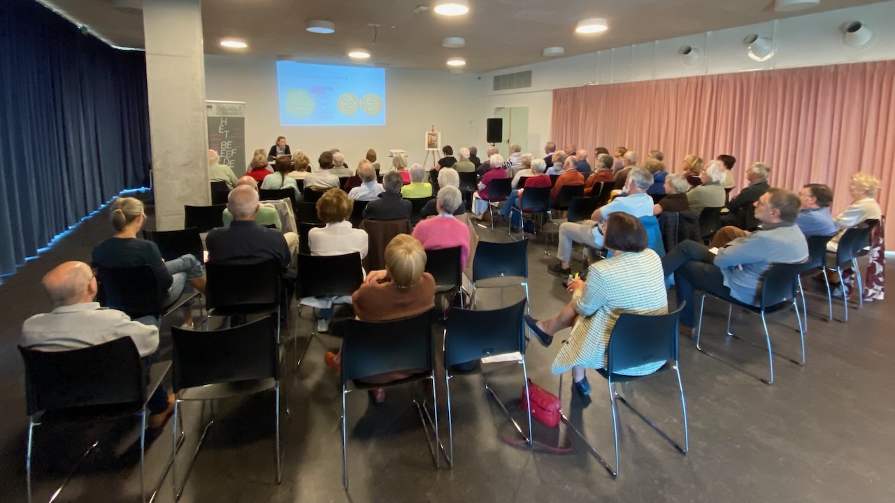 Opkomst in het Veltershof voor de lezing van Catherine Joostens - Foto Stefaan Huysentruyt